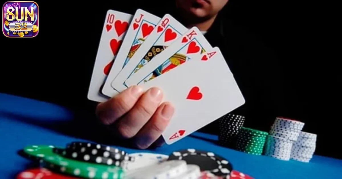 Hướng dẫn c&aacute;ch chơi b&agrave;i s&acirc;m lốc cho người mới bắt đầu